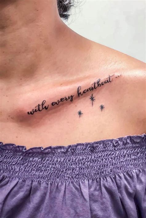 25 Meaningful collarbone tattoos for females that tell。